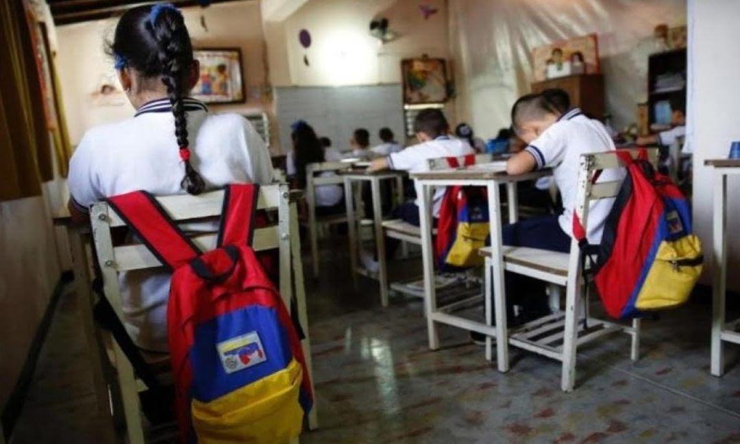 ¿Qué dicen los expertos sobre la “educación presencial y segura” en Venezuela?