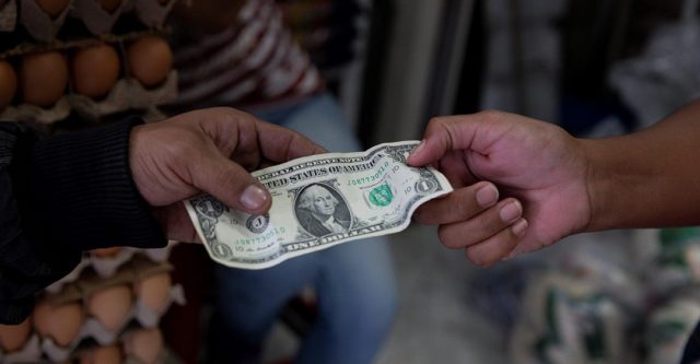 En un país sin identidad monetaria, nace el “dólar Beco”