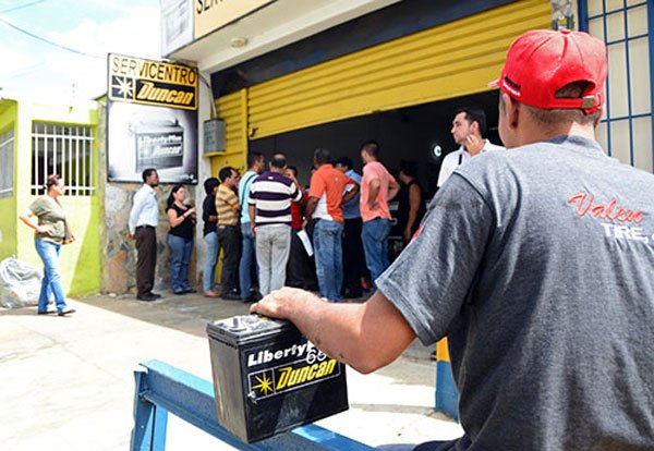 Hasta 160 dólares puede costar una batería para un carro en Venezuela