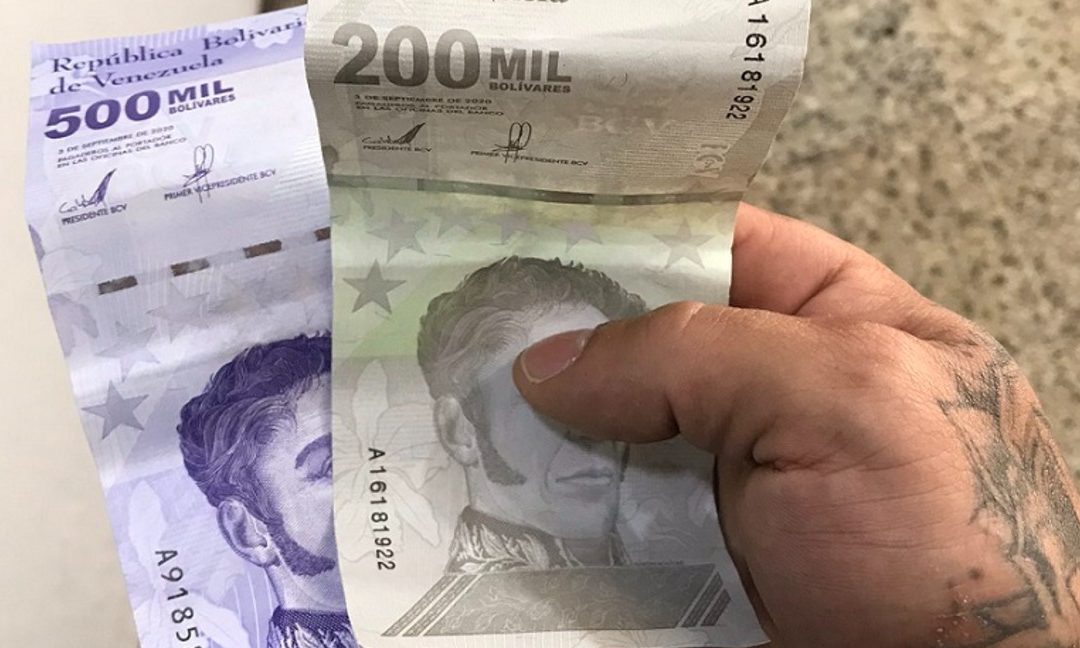 La gran utilidad que no se le conoce a los “billetes nuevos de Maduro” (Video)