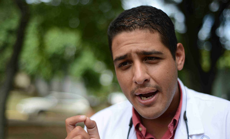 Olivares denuncia que a Venezuela solo ha llegado el 2.5% de vacunas Sputnik prometidas