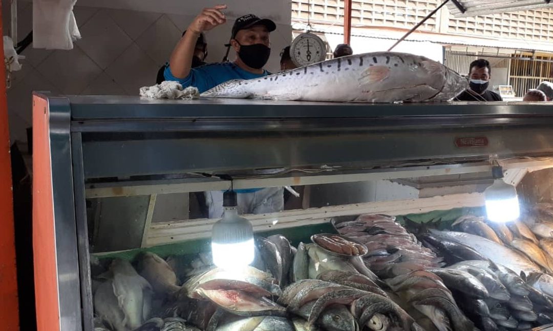 Comer pescado el Viernes Santo: una tradición difícil de seguir en una Venezuela en crisis