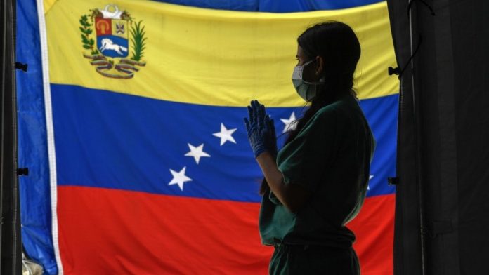 COVID-19 sigue enlutando a las familias en una Venezuela que registró nuevo récord de muertes