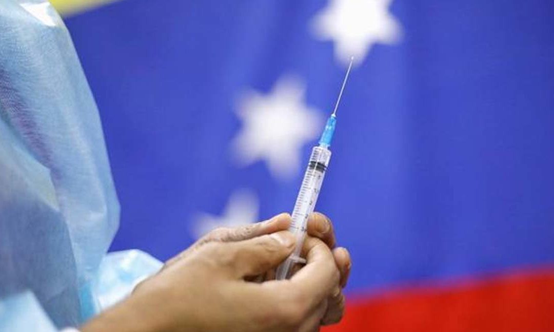 “Es condenar el plan al fracaso”: especialista da detalles sobre la vacunación contra la COVID-19 en Venezuela