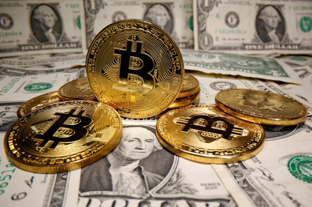 Precio del bitcoin sigue cayendo y se acerca a los 30 mil dólares