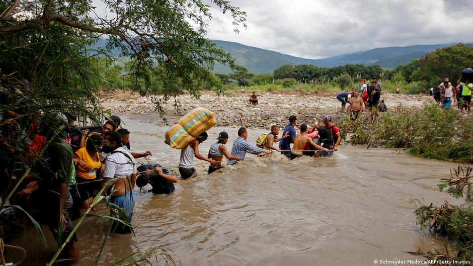 Corte Constitucional de Colombia ordena restituir derechos a migrantes expulsados “ilegalmente”