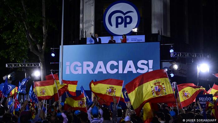 España vira a la derecha en comicios locales y autonómicos